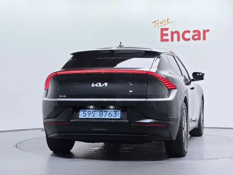 2022 Kia EV6 с пробегом 52 431 км