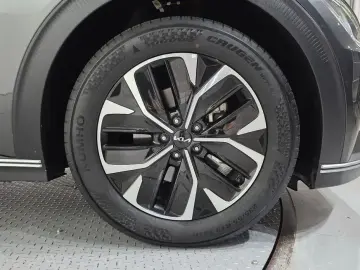 2022 Kia EV6 с пробегом 52 431 км