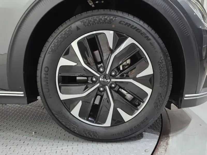 2022 Kia EV6 с пробегом 52 431 км