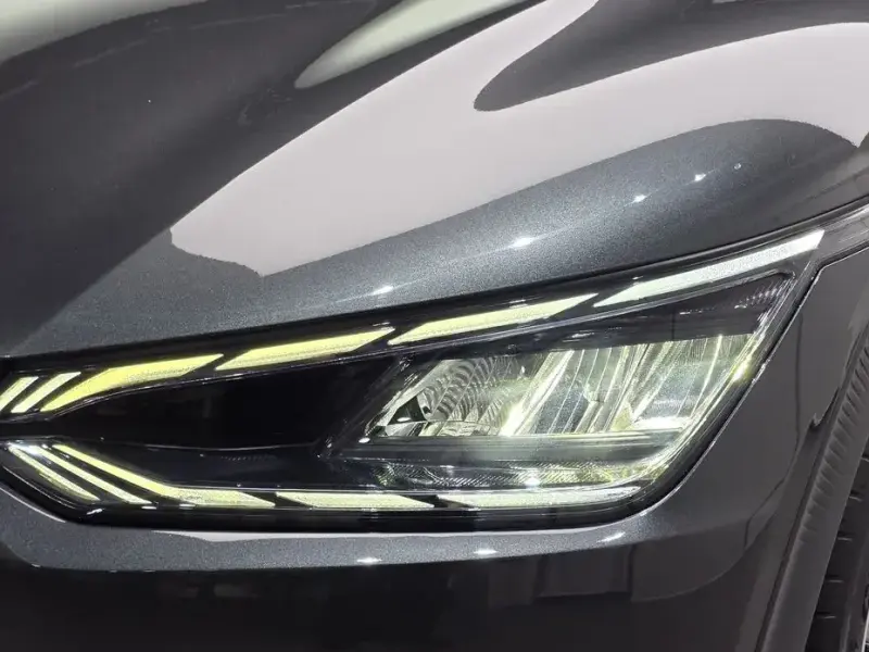2022 Kia EV6 с пробегом 52 431 км