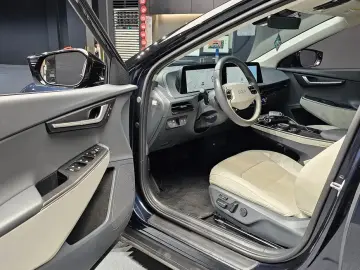 2023 Kia EV6 с пробегом 36 799 км