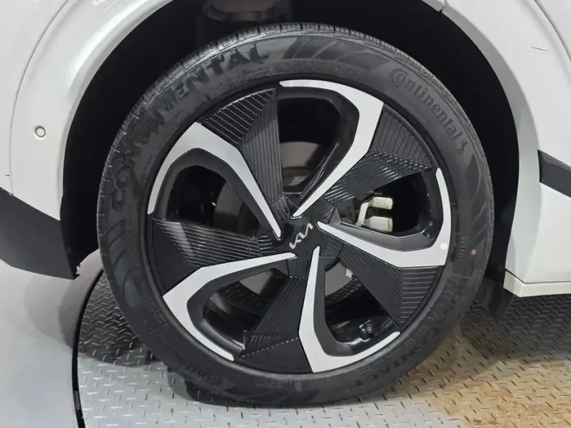 2023 Kia EV6 с пробегом 41 670 км
