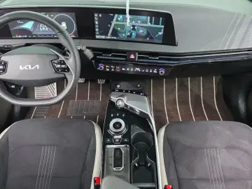2023 Kia EV6 с пробегом 41 670 км