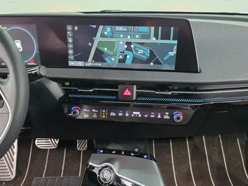 2023 Kia EV6 с пробегом 41 670 км