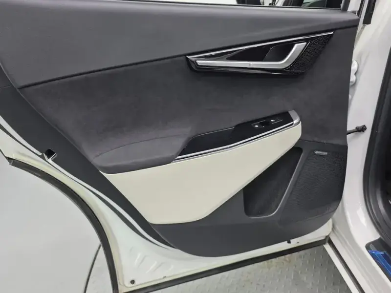 2023 Kia EV6 с пробегом 41 670 км
