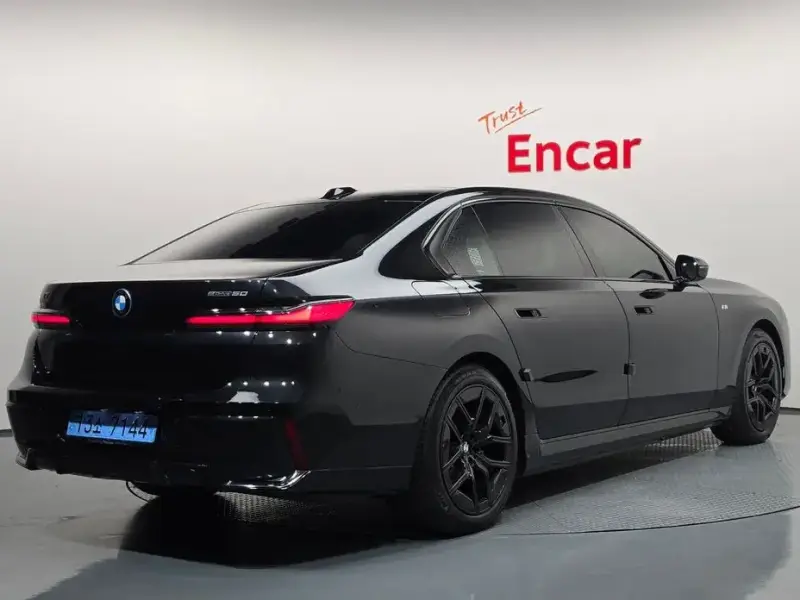 2024 BMW i7 с пробегом 43 144 км