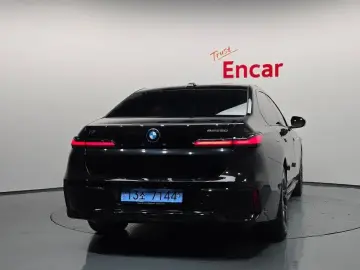 2024 BMW i7 с пробегом 43 144 км