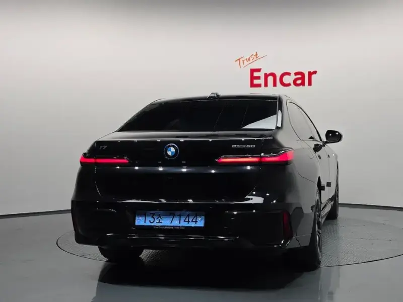 2024 BMW i7 с пробегом 43 144 км
