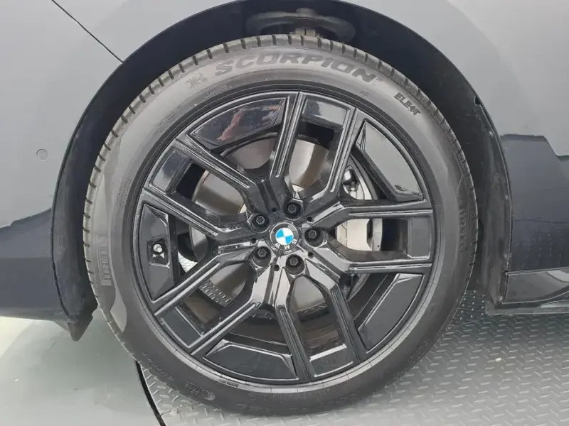 2024 BMW i7 с пробегом 43 144 км