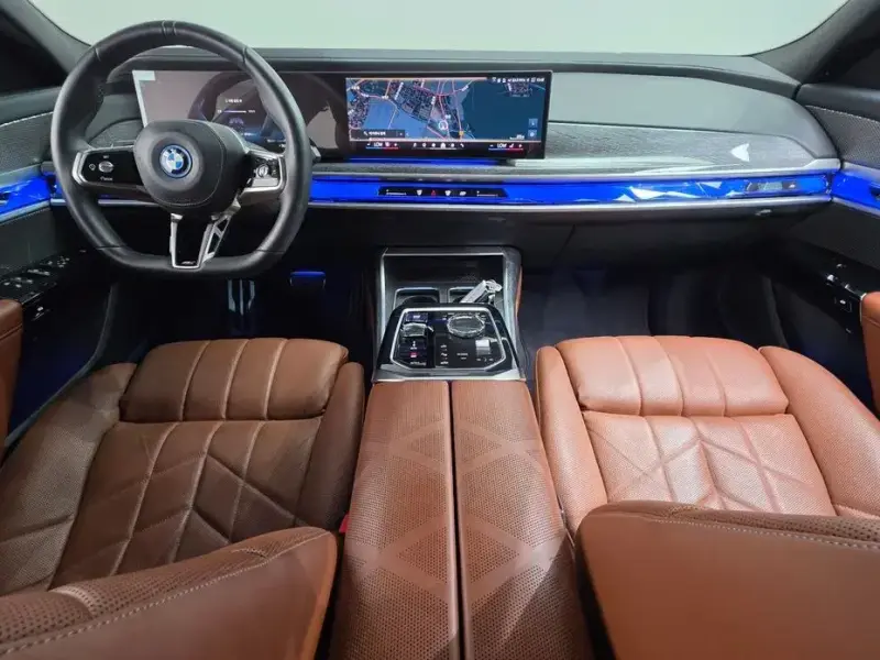 2024 BMW i7 с пробегом 43 144 км
