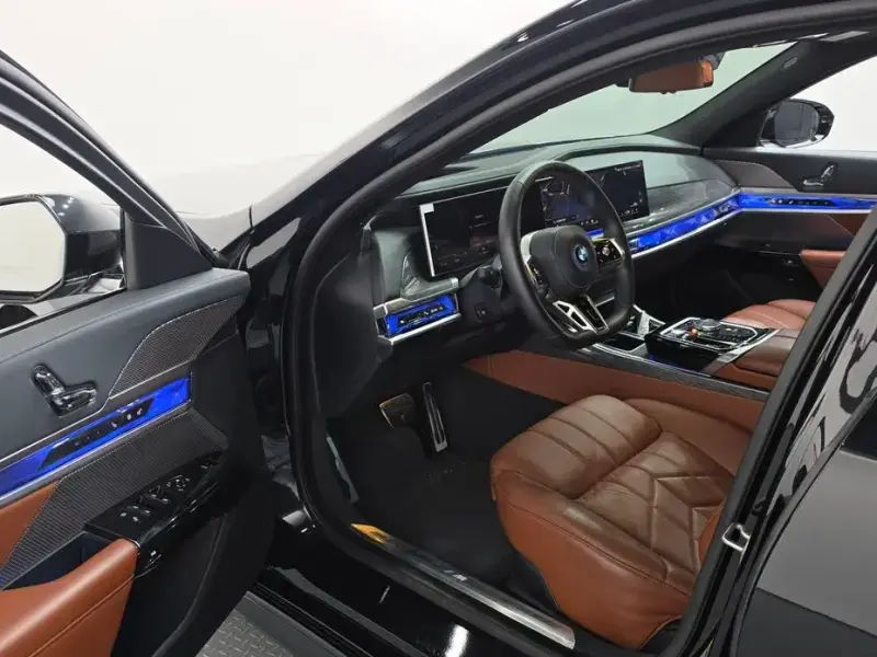 2024 BMW i7 с пробегом 43 144 км