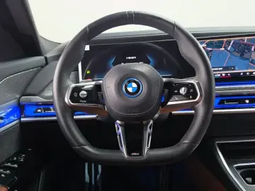 2024 BMW i7 с пробегом 43 144 км