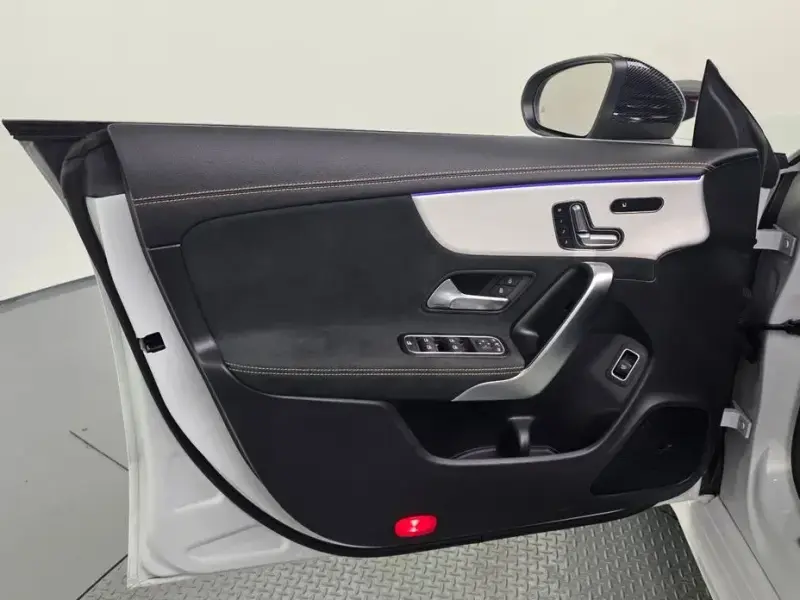 2023 Mercedes-Benz CLA с пробегом 21 323 км