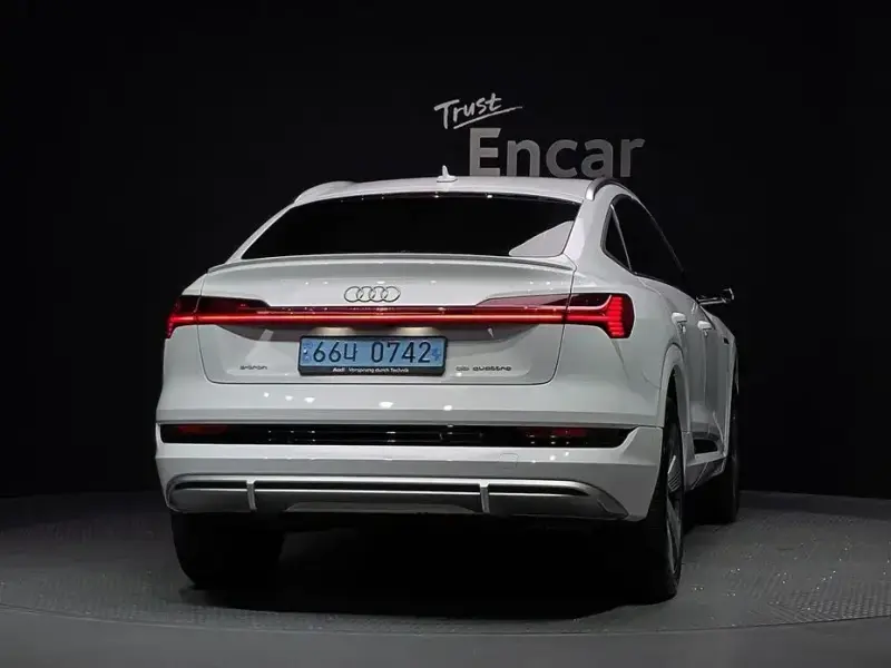 2022 Audi e-tron с пробегом 141 842 км
