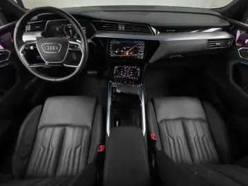 2022 Audi e-tron с пробегом 141 842 км