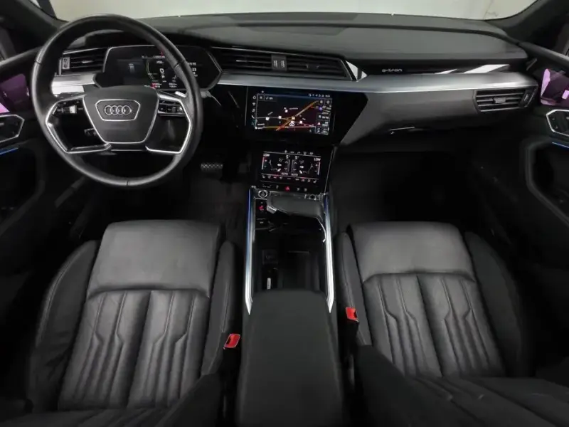 2022 Audi e-tron с пробегом 141 842 км