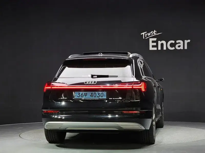 2020 Audi e-tron с пробегом 137 902 км