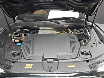 2020 Audi e-tron с пробегом 137 902 км