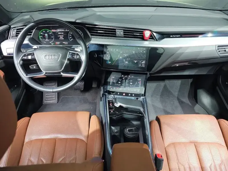 2020 Audi e-tron с пробегом 137 902 км