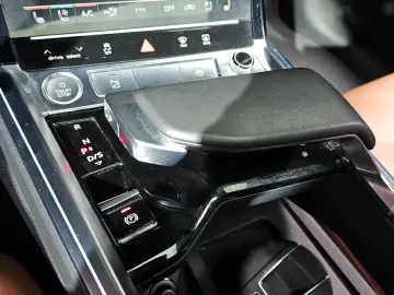 2020 Audi e-tron с пробегом 137 902 км
