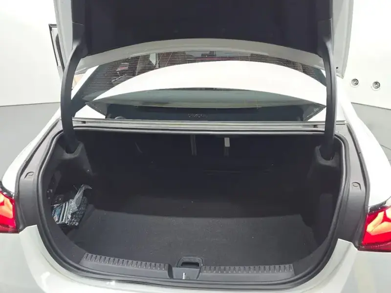 2024 Mercedes-Benz E-Класс с пробегом 31 150 км
