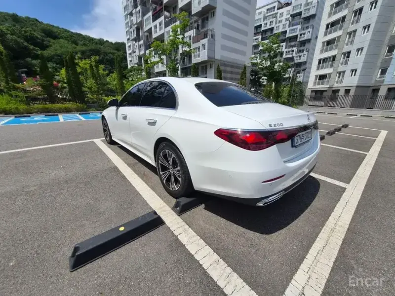 2025 Mercedes-Benz E-Класс с пробегом 7 376 км
