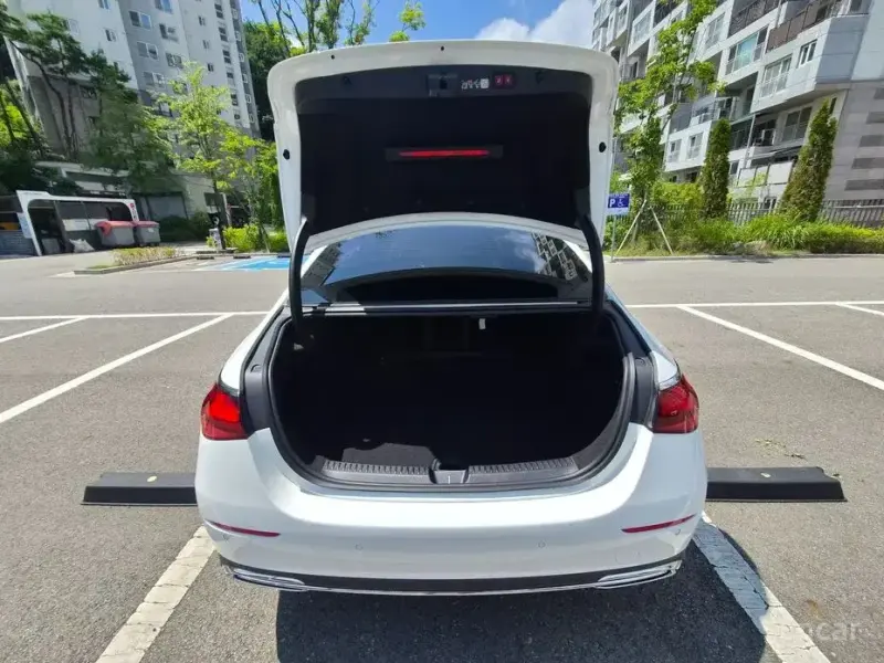 2025 Mercedes-Benz E-Класс с пробегом 7 376 км