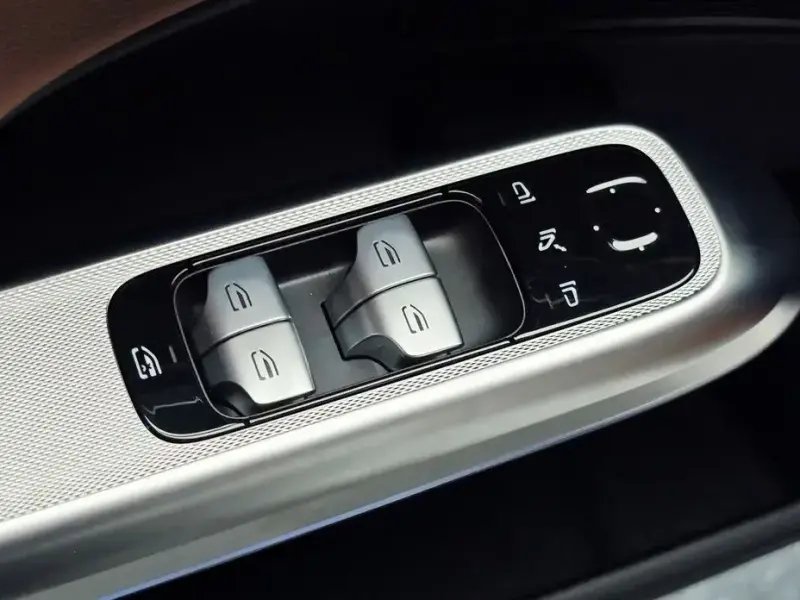 2025 Mercedes-Benz E-Класс с пробегом 8 639 км