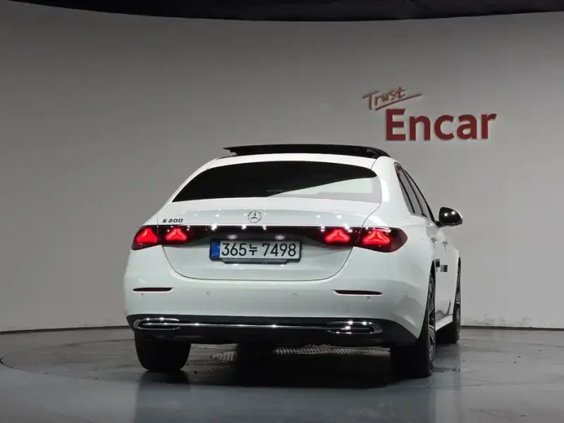 2025 Mercedes-Benz E-Класс с пробегом 13 766 км