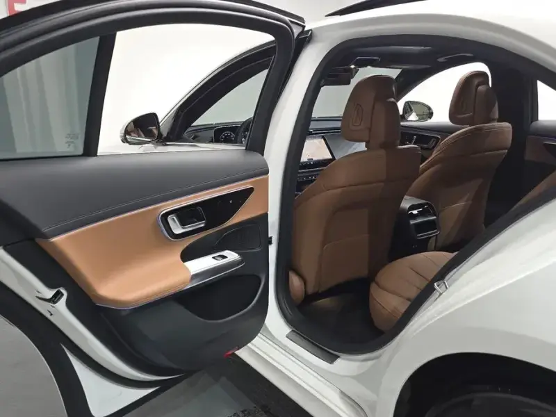 2025 Mercedes-Benz E-Класс с пробегом 13 766 км