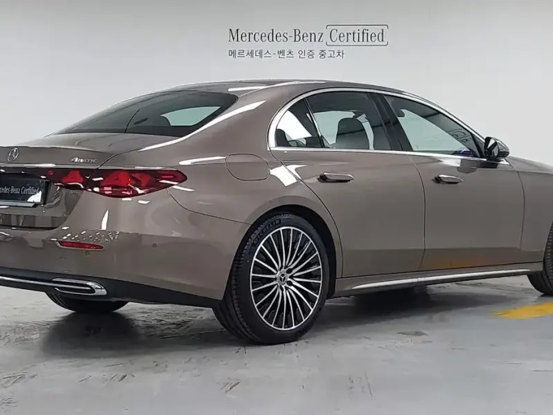 2025 Mercedes-Benz E-Класс с пробегом 10 305 км