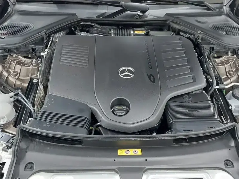 2025 Mercedes-Benz E-Класс с пробегом 10 305 км