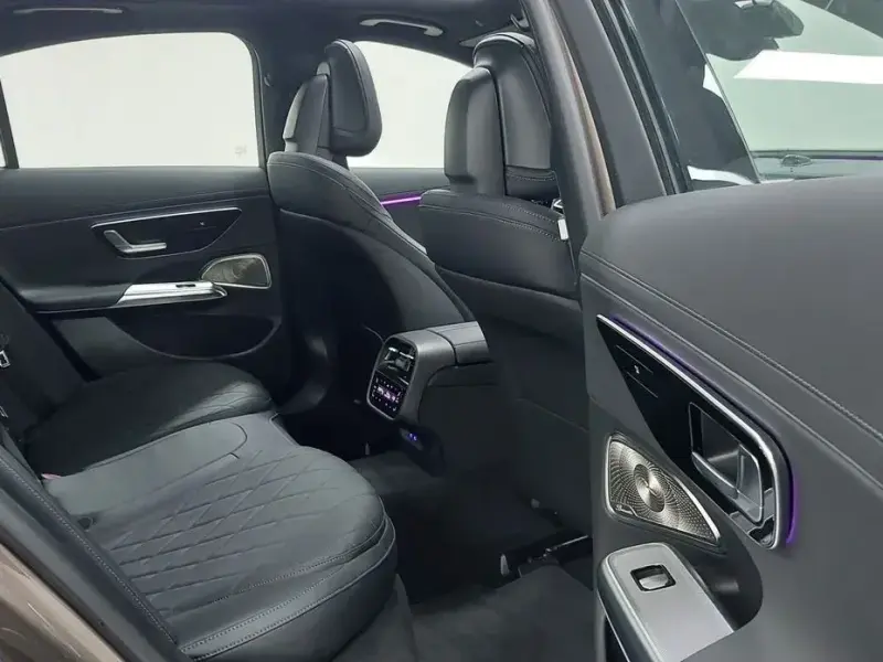 2025 Mercedes-Benz E-Класс с пробегом 10 305 км