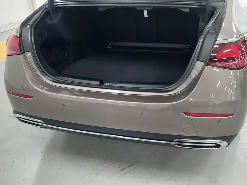 2025 Mercedes-Benz E-Класс с пробегом 10 305 км