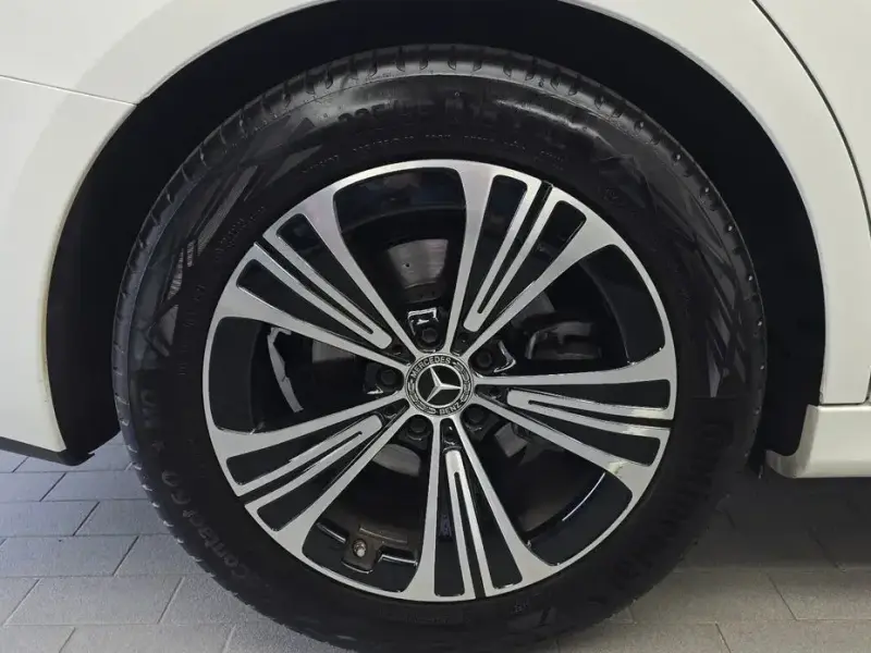 2024 Mercedes-Benz E-Класс с пробегом 12 449 км