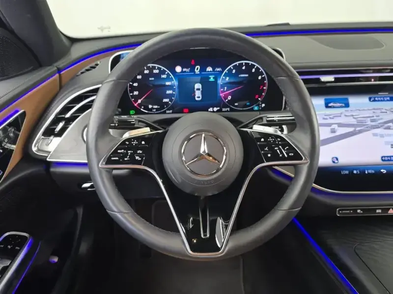 2024 Mercedes-Benz E-Класс с пробегом 12 449 км