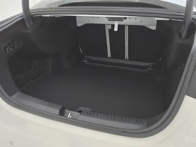 2025 Mercedes-Benz E-Класс с пробегом 3 839 км