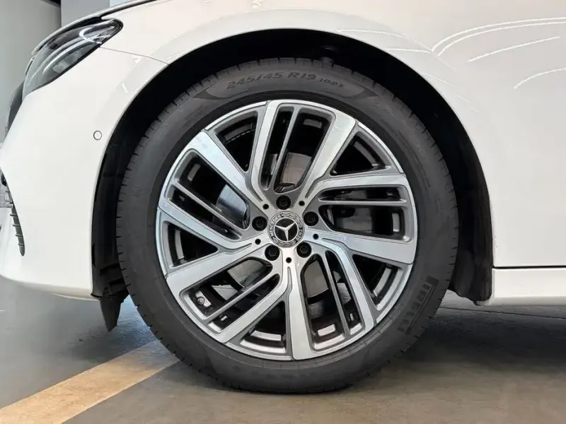 2024 Mercedes-Benz E-Класс с пробегом 20 070 км