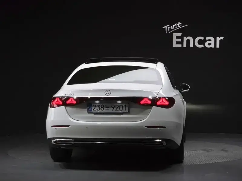 2025 Mercedes-Benz E-Класс с пробегом 4 447 км