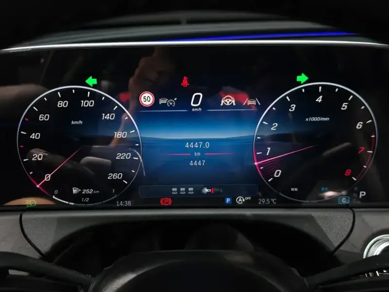 2025 Mercedes-Benz E-Класс с пробегом 4 447 км