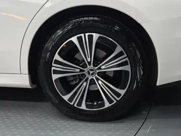 2025 Mercedes-Benz E-Класс с пробегом 4 447 км