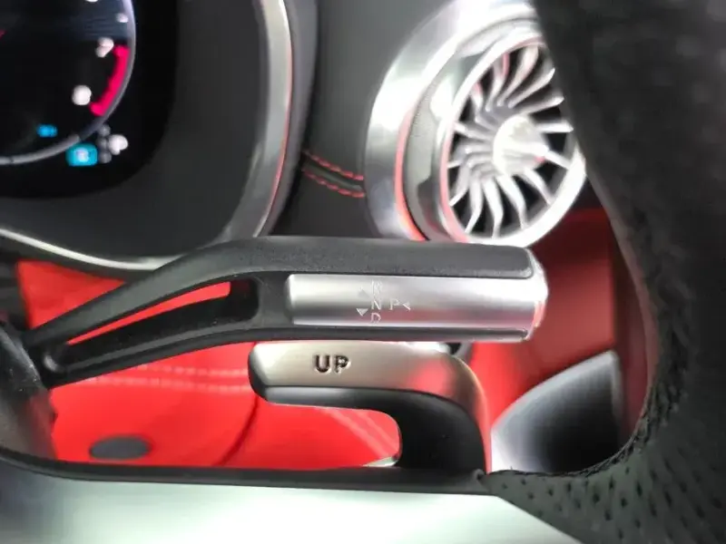 2025 Mercedes-Benz SL-Класс AMG с пробегом 16 347 км