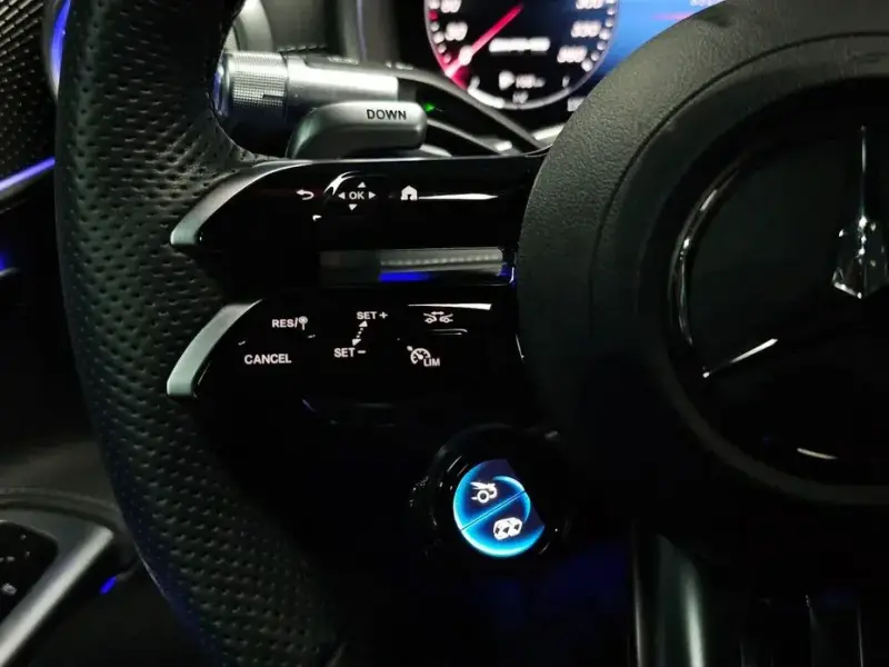 2023 Mercedes-Benz SL-Класс AMG с пробегом 8 567 км
