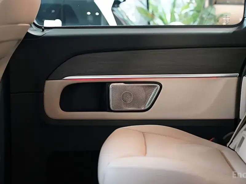 2025 Mercedes-Benz V-Класс с пробегом 15 км