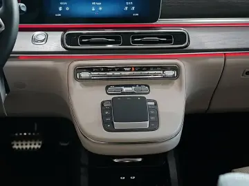 2025 Mercedes-Benz V-Класс с пробегом 15 км