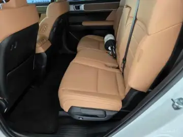 2024 Hyundai Santa Fe с пробегом 15 561 км