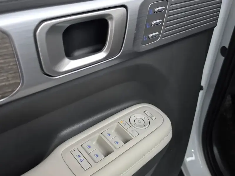 2024 Hyundai Santa Fe с пробегом 68 982 км
