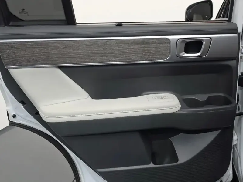 2024 Hyundai Santa Fe с пробегом 68 982 км