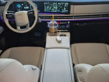 2023 Hyundai Santa Fe с пробегом 36 000 км