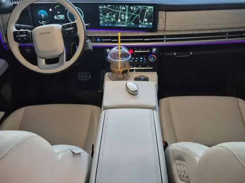 2023 Hyundai Santa Fe с пробегом 36 000 км